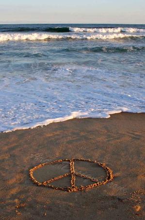 Peace Symbol in the Sand New Yeards card